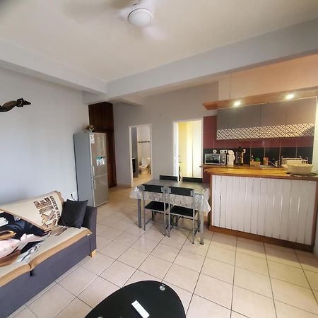 T2 Au Rez De Chaussee, Parking Prive Et Wifi Haut Debit Le Tampon Exterior photo